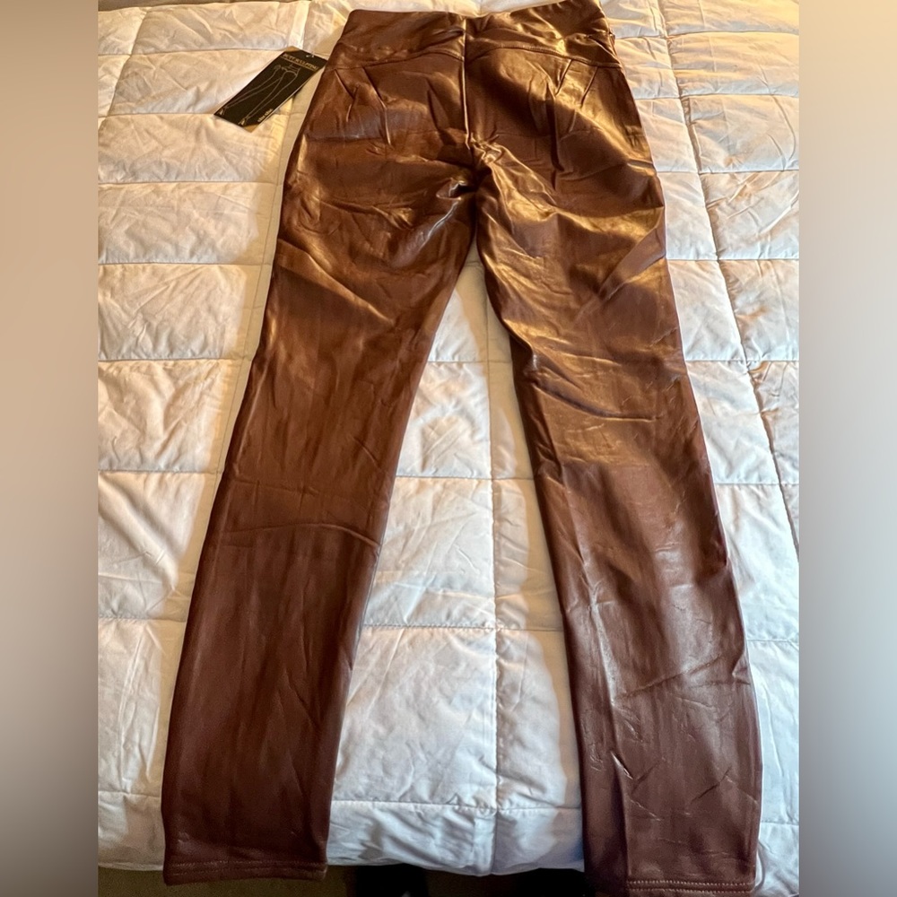 NWT ShoSho Brown faux leather, butt shaping leggings/pants. Women’s size Medium. - Picture 5 of 8